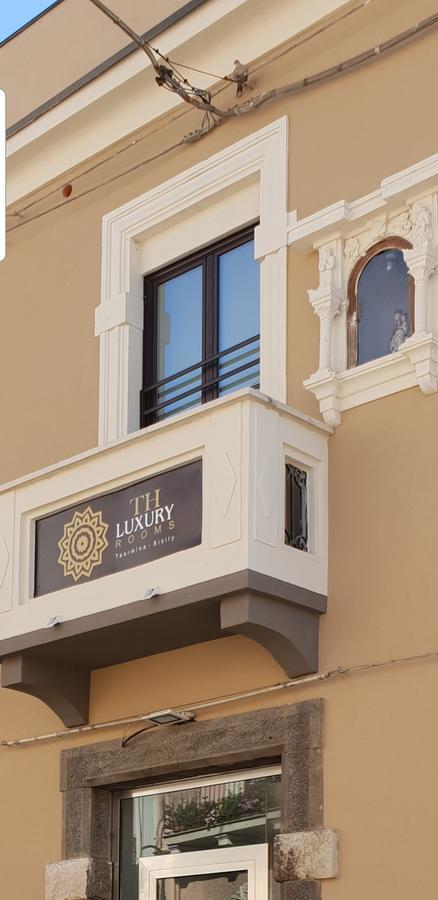 Th Luxury Rooms & Apartment Giardini Naxos Exteriör bild